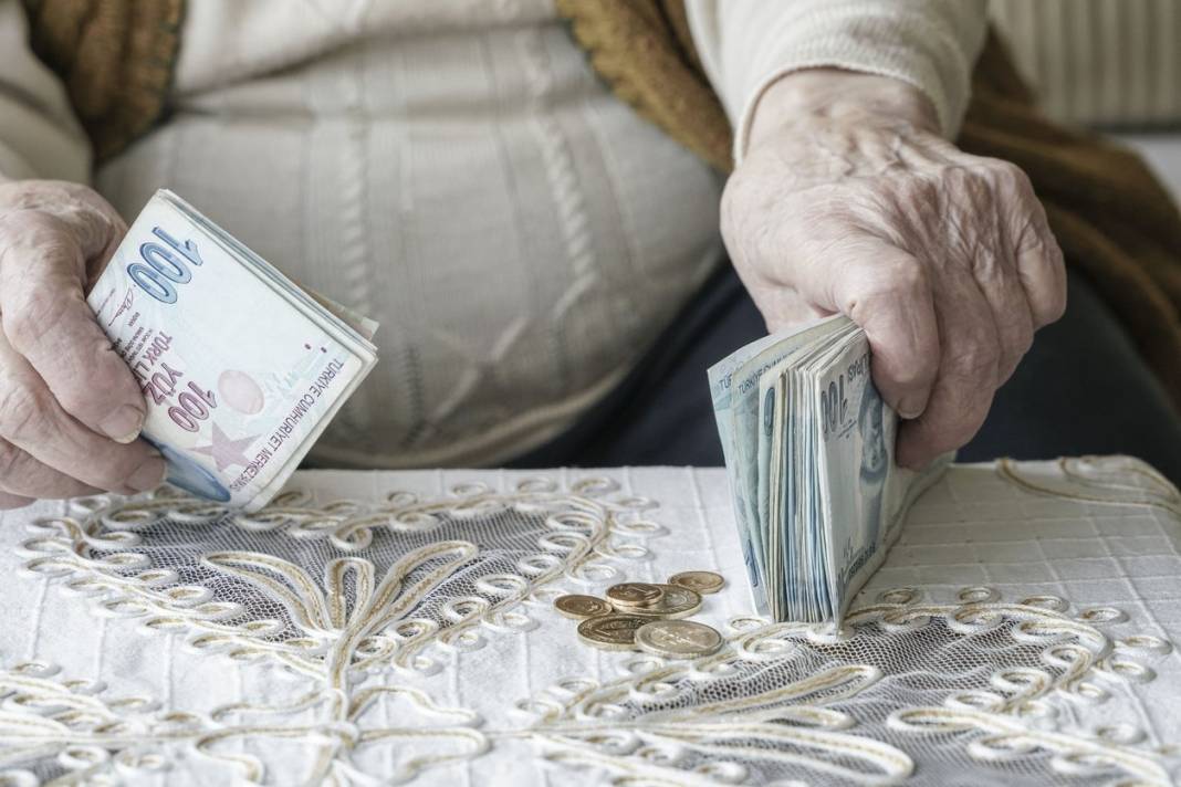 En düşük emekli maaşı ne kadar olacak? Kulislerden sızdı 15